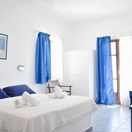 Martinos Studios, Merihas Port Kythnos Exterior photo