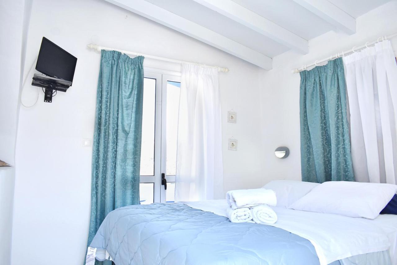 Martinos Studios, Merihas Port Kythnos Exterior photo